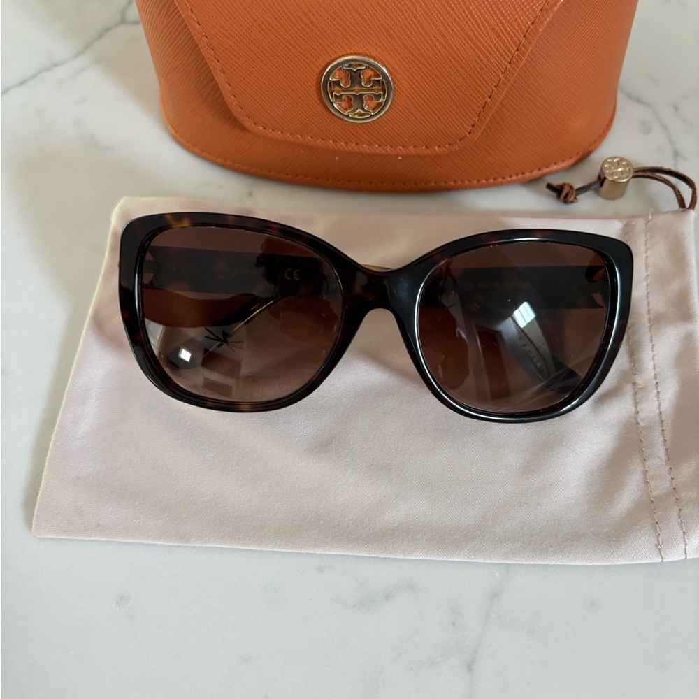 Tory Burch Brown Cat-Eye Sunglasses